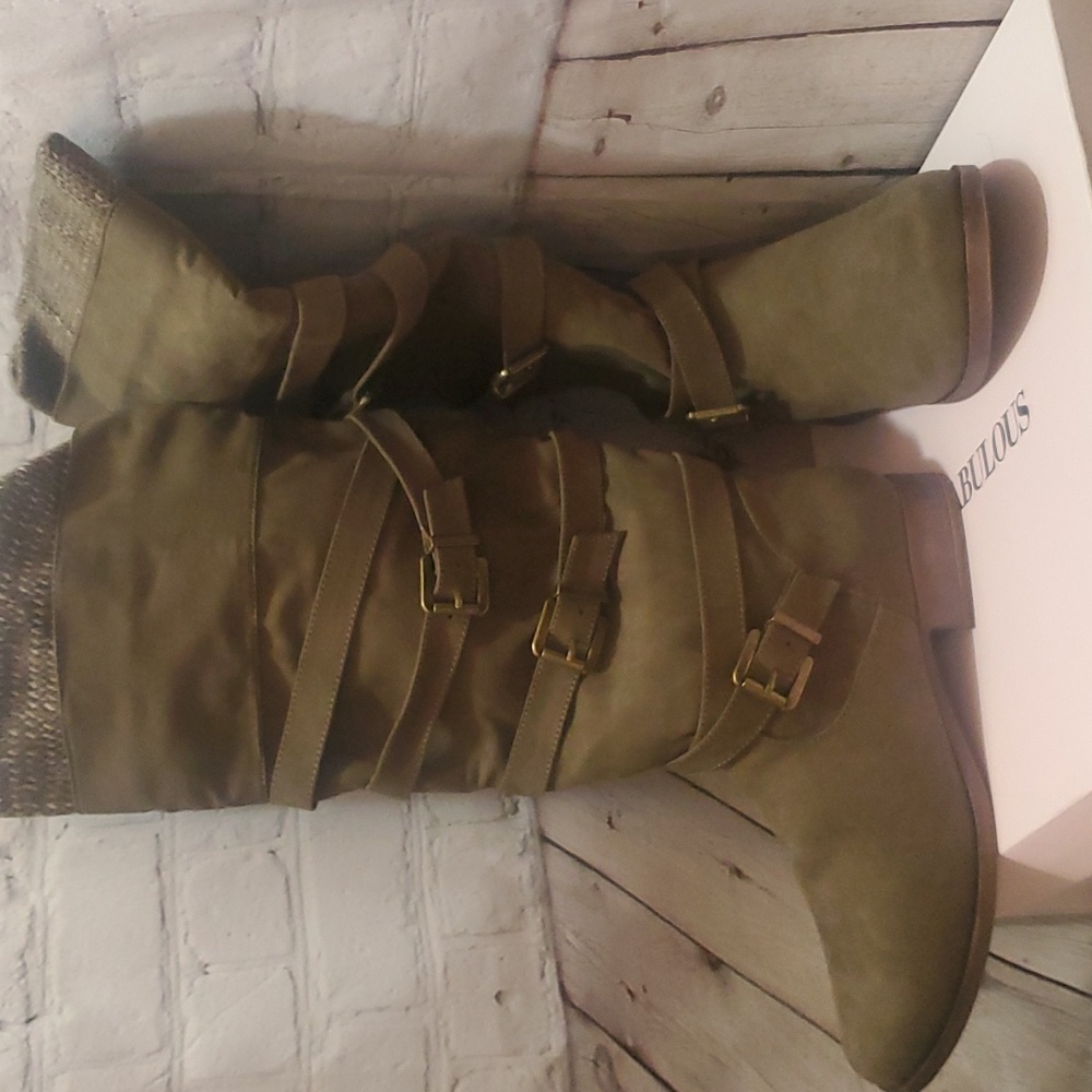 NWOT JustFab Tamia Flat Boots WC - Size 9